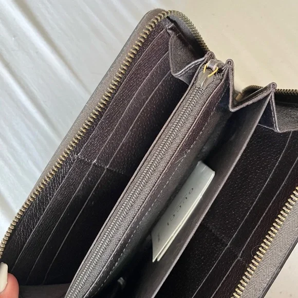 GUCCI WALLET - Picture 6 of 9